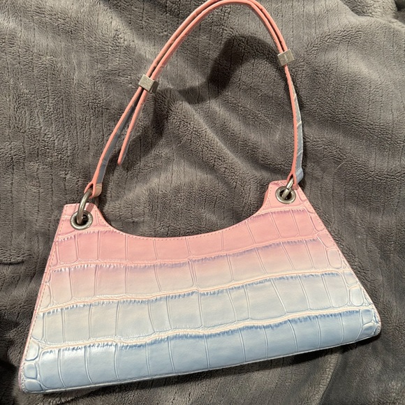 Apede Mod New York Pink and Blue rainbow Croc leather froggy bag. - Picture 2 of 4